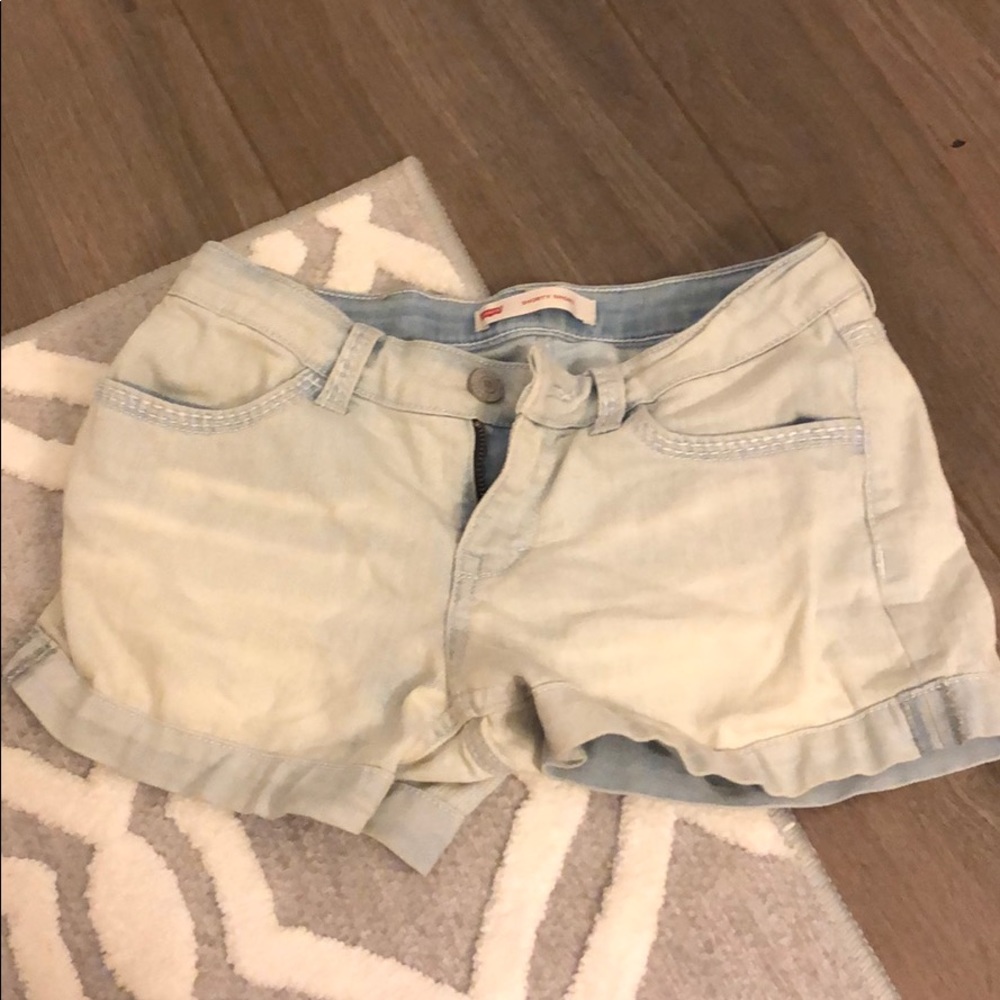 Levi’s shorts